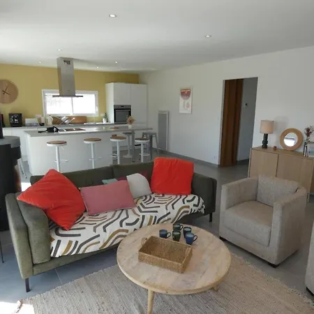 Maison Familiale A Pour 8 Pers., Terrasse Et Jardin - Fr-1-540-321 Dom wakacyjny