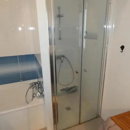 Maison Familiale A Pour 8 Pers., Terrasse Et Jardin - Fr-1-540-321 * Notre-Dame-de-Monts