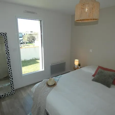 Maison Familiale A Pour 8 Pers., Terrasse Et Jardin - Fr-1-540-321 * Notre-Dame-de-Monts