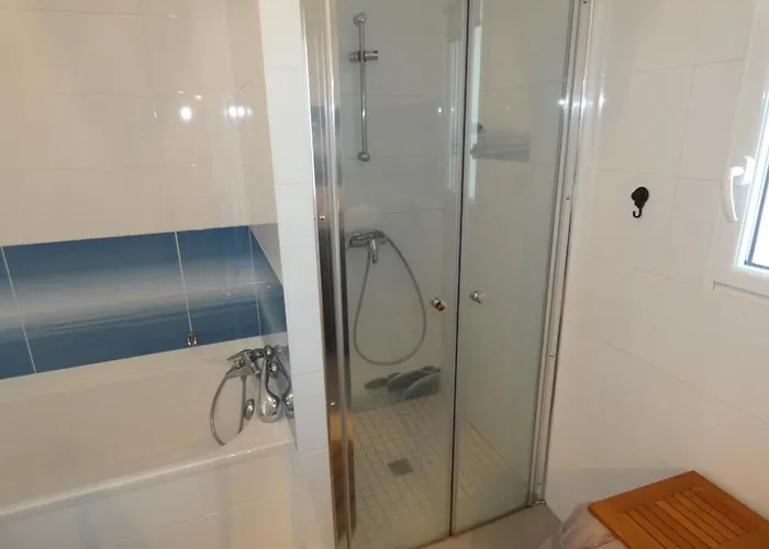 Maison Familiale A Pour 8 Pers., Terrasse Et Jardin - Fr-1-540-321 * Notre-Dame-de-Monts